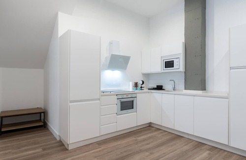 Camas Apartment | Holi-Rent AT Erillas 1