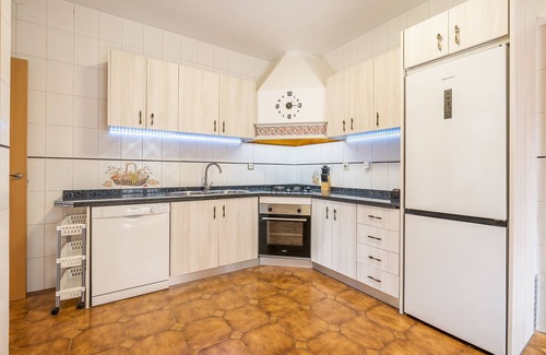 Cenes de la Vega House | Holiday Home 'Casa Rural Vista Blanca' with Mountain View, Wi-Fi and Air Conditioning