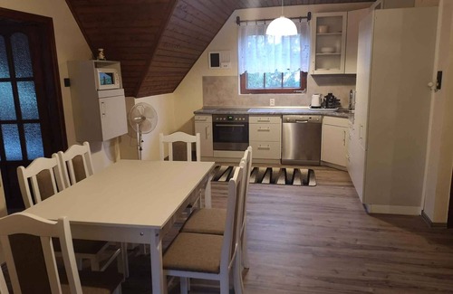 Balatonszarszo Apartment | Holiday apartment with Pool and Internet