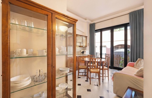 Varigotti Apartment | Holiday Apartment '5 Mehari' with Balcony, A/C & Wi-Fi