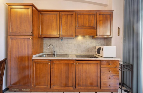 Varigotti Apartment | Holiday Apartment '5 Mehari' with Balcony, A/C & Wi-Fi