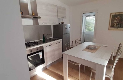 Caltagirone Apartment | Holiday Apartment 'Appartamento 1 con Piscina' with Pool, Balcony & A/C