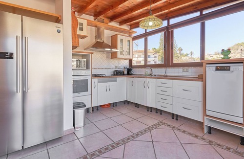 Velilla-Taramay Apartment | Holiday Apartment 'Argali Beach' close to the Beach with Sea View, Terrace & Wi-Fi