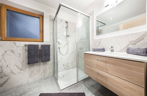 Laion Apartment | Holiday Apartment Avea App 1 with Mountain View and Garden