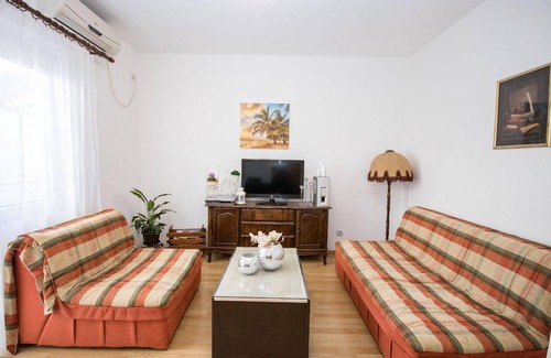 Zeljeznica Apartment | Holiday apartment Bar for 1 - 5 persons - Row house