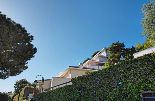 Arenzano Apartment | Holiday Apartment "Casa Nina" with Sea View, Private Terrace & Wi-Fi