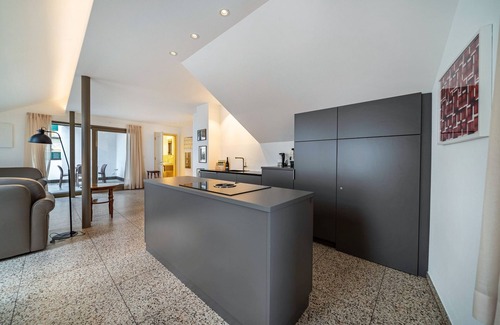 Merano Apartment | Holiday Apartment "Domus Faber 5" with Mountain View, Private Terrace & Wi-Fi