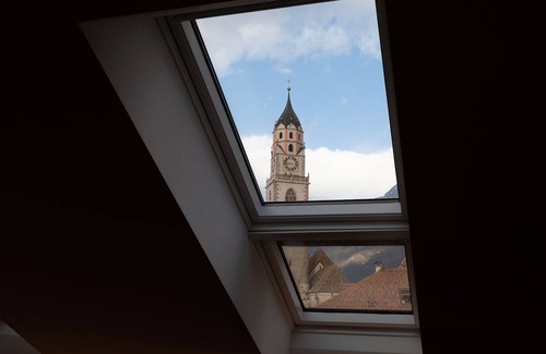 Merano Apartment | Holiday Apartment "Domus Faber 5" with Mountain View, Private Terrace & Wi-Fi