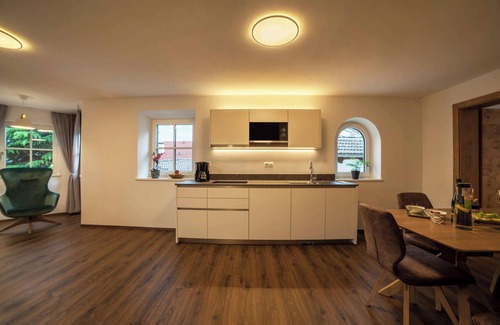 Parcines Apartment | Holiday Apartment "Engel Erker" with Mountain View, A/C, Wi-Fi, Sauna & Terrace