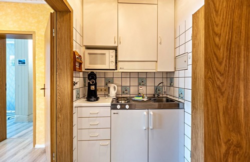 Jaderaltendeich Apartment | Holiday Apartment 'Günthers Wattstube' with Shared Terrace