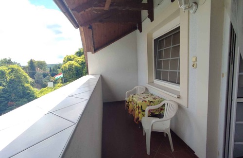 Kehidakustany Apartment | Holiday apartment with large garden, Wi-Fi and air conditioning