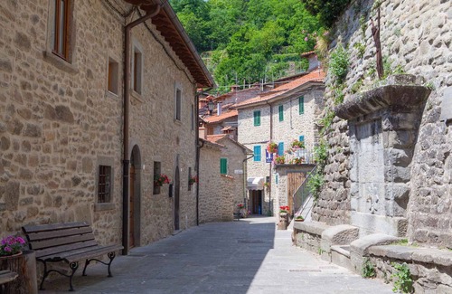 Raggiolo Apartment | Holiday apartment in the medieval old town