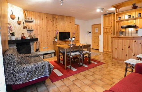 Campodolcino Apartment | Holiday Apartment in Campodolcino with 2 bedrooms sleeps 6