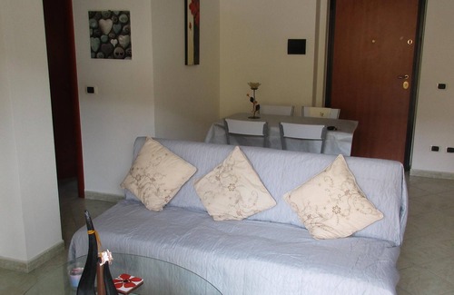 Lamezia Terme Apartment | Holiday Apartment with Sea and Mountain Views