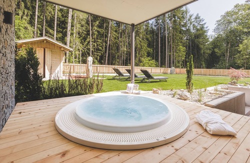 San Giovanni Apartment | Holiday Apartment 'Silva Forest' with Mountain View, Private Terrace and Wi-Fi