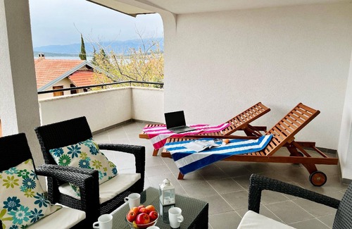Gornji Karin Apartment | Holiday apartment Karin for 1 - 5 persons with 2 bedrooms - Holiday apartment in one or multi-family