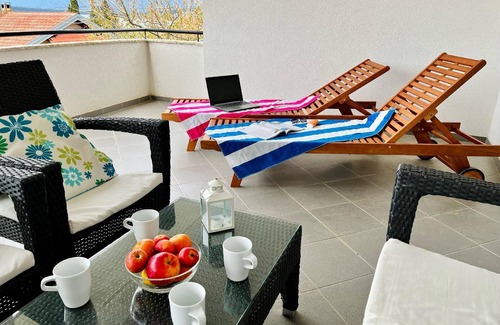 Gornji Karin Apartment | Holiday apartment Karin for 1 - 5 persons with 2 bedrooms - Holiday apartment in one or multi-family