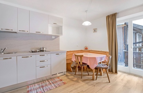 Valdaora di Sopra Apartment | Holiday Apartment “Kruma - Gsail 3” with Mountain View, Wi-Fi & Balcony