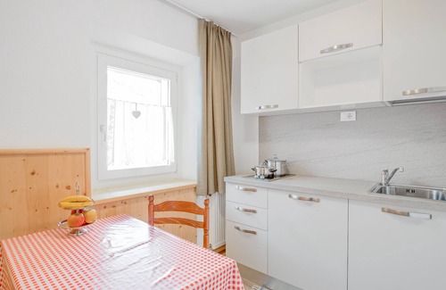 Valdaora Apartment | Holiday Apartment “Kruma - Waggile 1” with Mountain View, Wi-Fi & Balcony