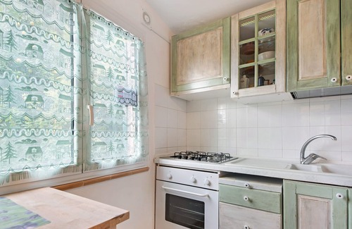 Avegno Apartment | Holiday Apartment "Le Cicale a Due Passi dal Mare" with Shared Garden