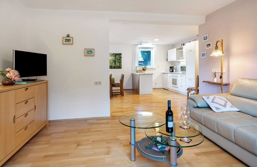 Hofgeismar Apartment | Holiday Apartment Lilly with Private Terrace, Private Garden and Wi-Fi