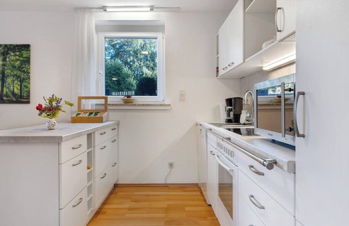 Hofgeismar Apartment | Holiday Apartment Lilly with Private Terrace, Private Garden and Wi-Fi