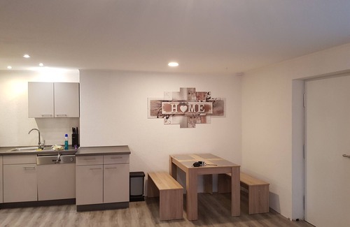 Ellweiler Apartment | Holiday Apartment "Lila Pause" with Private Terrace & Wi-Fi