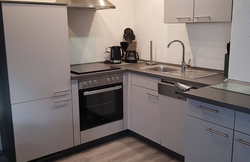 Ellweiler Apartment | Holiday Apartment "Lila Pause" with Private Terrace & Wi-Fi