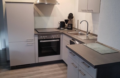 Ellweiler Apartment | Holiday Apartment "Lila Pause" with Private Terrace & Wi-Fi