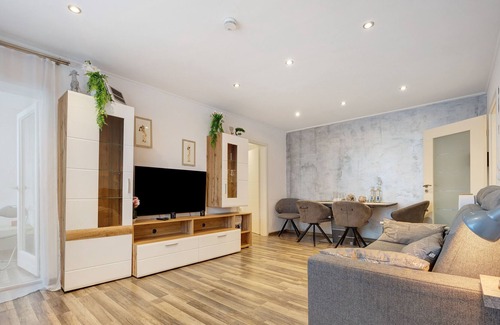 Westhagen Apartment | Holiday Apartment 'Maria' with Balcony & Wi-Fi