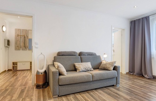 Westhagen Apartment | Holiday Apartment 'Maria' with Balcony & Wi-Fi