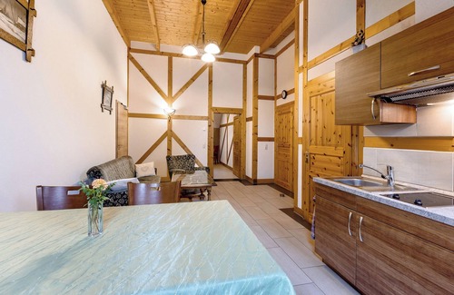 Krostitz Apartment | Holiday Apartment No. 5 "Kiefer" with Shared Garden and Wi-Fi