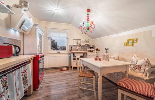 Holzminden Apartment | Holiday Apartment "Solling-Lounge" with Shared Garden, Balcony and Wi-Fi