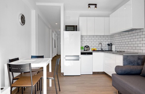 Grau i Platja Apartment | Holiday Apartment "Soleole7" with Shared Terrace, A/C & Wi-Fi