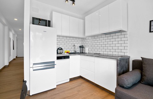 Grau i Platja Apartment | Holiday Apartment "Soleole7" with Shared Terrace, A/C & Wi-Fi