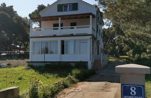 Susica Apartment | Holiday apartment Ugljan (Ort) for 1 - 6 persons with 3 bedrooms - Holiday apartment