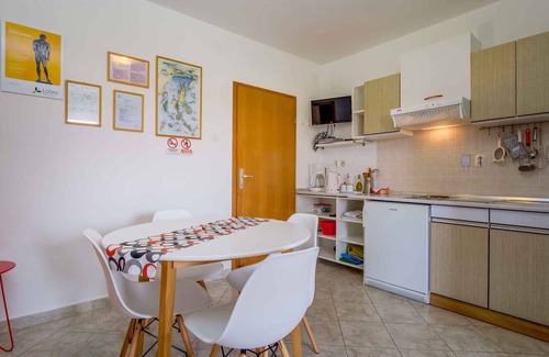 Veli Losinj Apartment | Holiday apartment with balcony