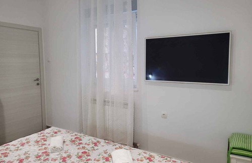 Rijeka Apartment | Holiday apartment with large pool and beautiful sea view