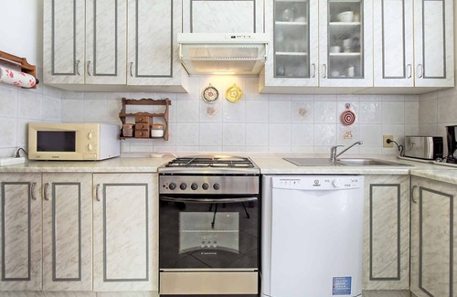 Valica Apartment | Holiday apartment with lawn and barbecue