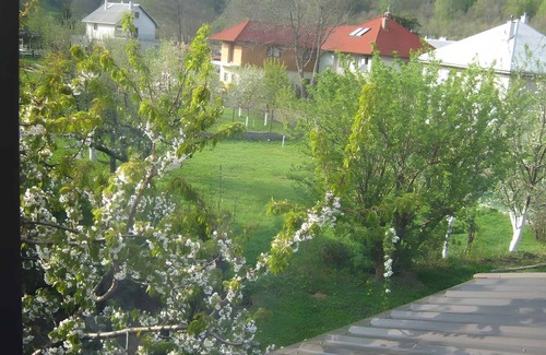 Fuzine Apartment | Holiday apartment with terrace and garden