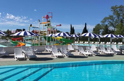 Cisano Apartment | Holiday apartment with terrace and pool