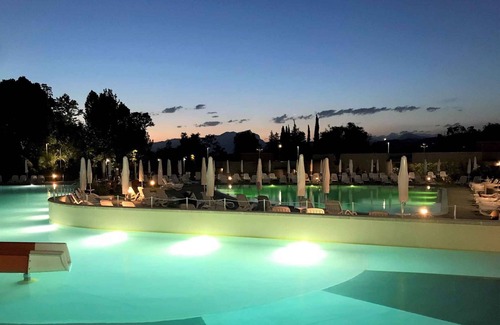 Cisano Apartment | Holiday apartment with terrace and pool