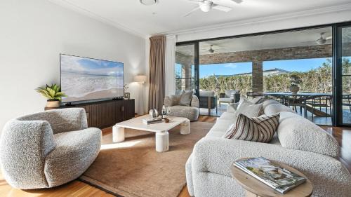 Berry House | Holiday Crescent