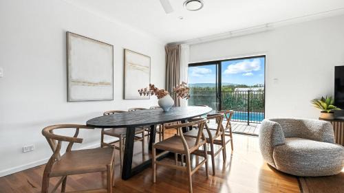 Berry House | Holiday Crescent
