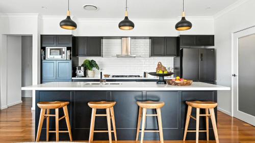 Berry House | Holiday Crescent