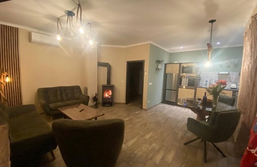 Warnitz House | Holiday Home 'Zur Schwalbe' with Private Terrace, Wi-Fi and Air Conditioning