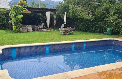 Sant Llorenc de Morunys House | Holiday Home 'Yoar' near Ski Lift with Mountain View & Wi-Fi