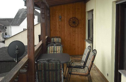 Niederburg House | * Holiday flat Muders for 8 people. - Holiday Region Mittelrhein - opposite Lorele
