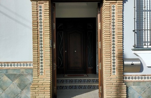 Los Angeles House | Holiday Home 'Pablo Picasso 9' with Mountain View, Wi-Fi and Air Conditioning