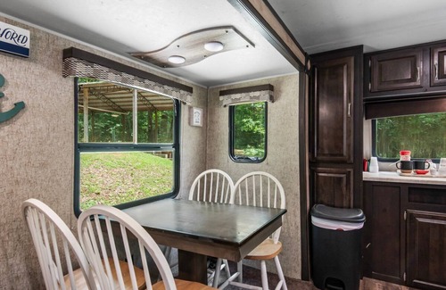 Groveoak House | Holiday Haven has Water Access with Private Boat Launch on Lake Guntersville!